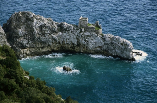 Amalfi-Coast, smaller inlet ruins